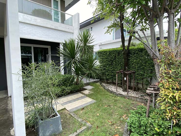 House with Shared Pool in Bangnatrad 
